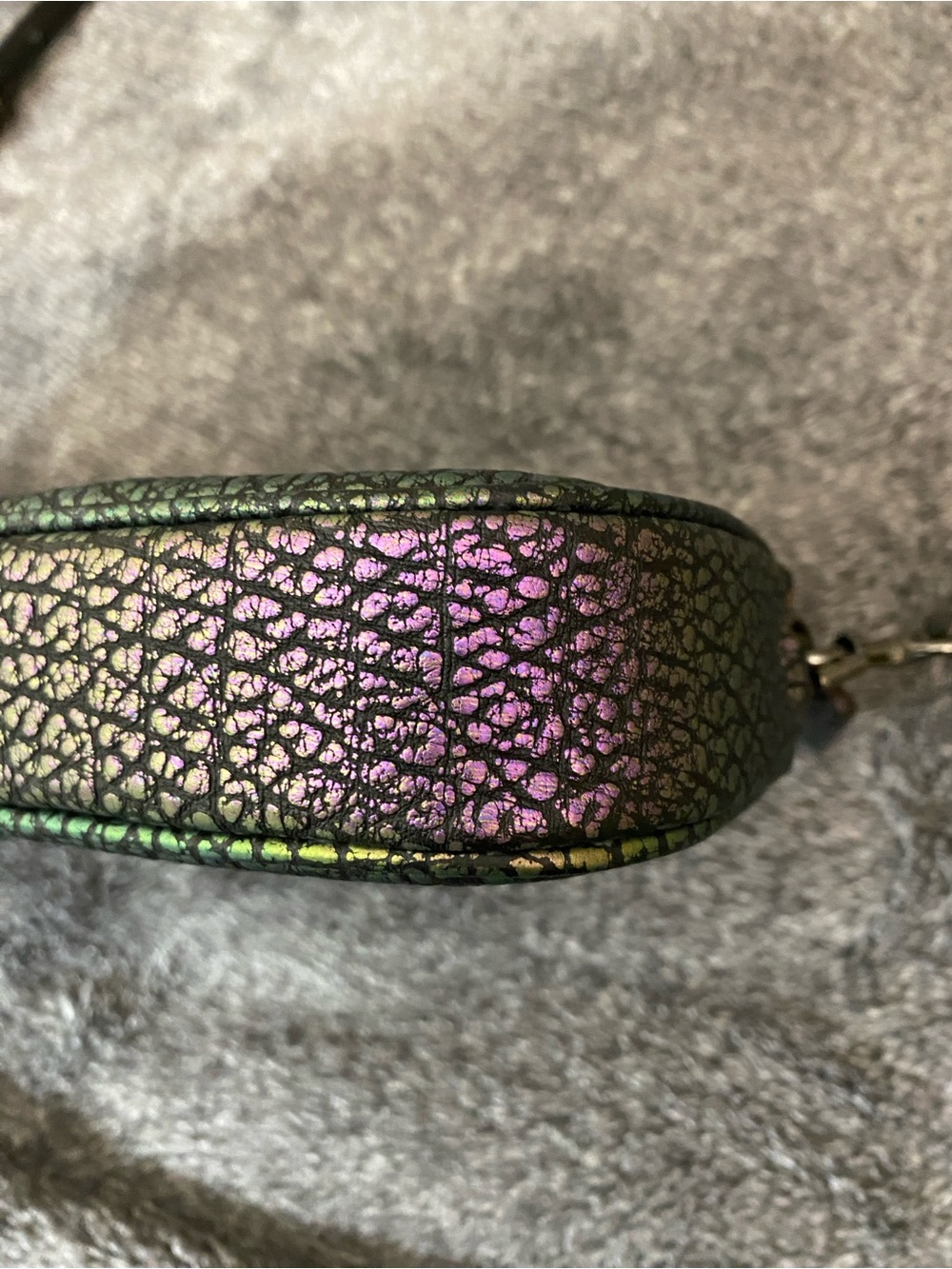 Coach metallic oil slick hologram iridescent crossbody bag. - Picture 4 of 10